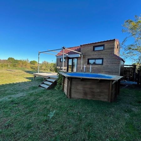 séjour insolite et écologique dans une Tiny house Aigues-Mortes Exterior foto