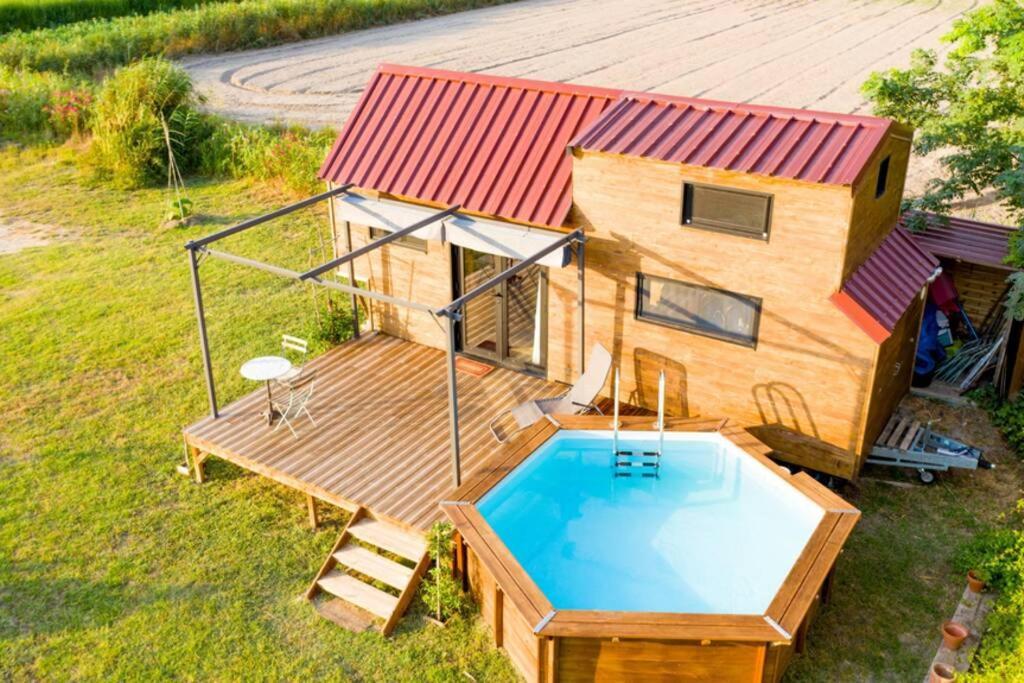 séjour insolite et écologique dans une Tiny house Aigues-Mortes Exterior foto