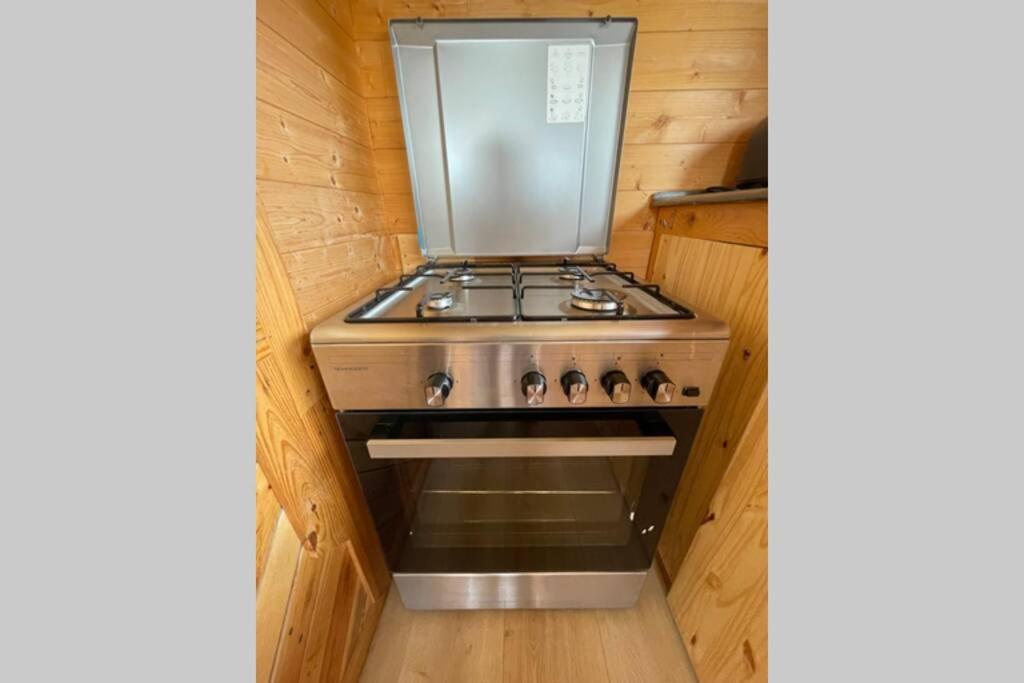 séjour insolite et écologique dans une Tiny house Aigues-Mortes Exterior foto