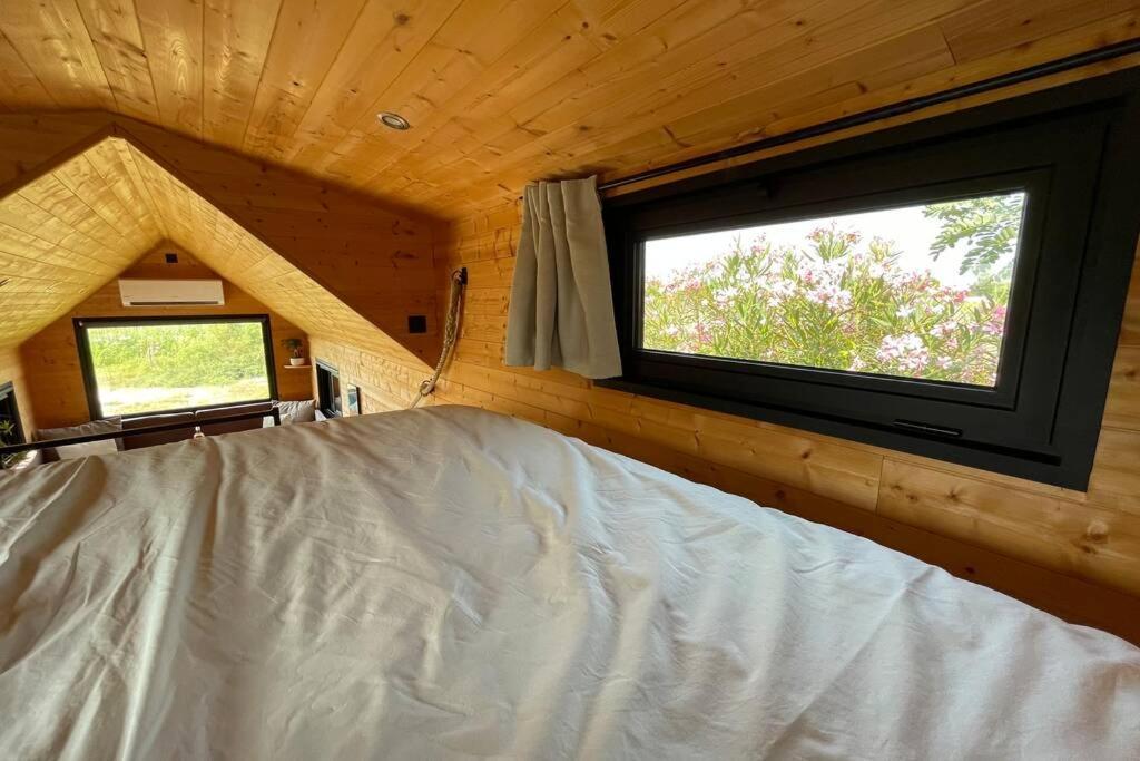 séjour insolite et écologique dans une Tiny house Aigues-Mortes Exterior foto