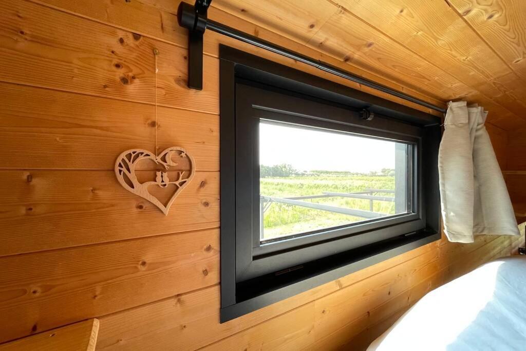 séjour insolite et écologique dans une Tiny house Aigues-Mortes Exterior foto