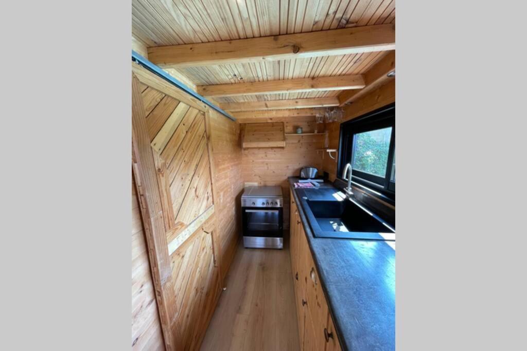 séjour insolite et écologique dans une Tiny house Aigues-Mortes Exterior foto