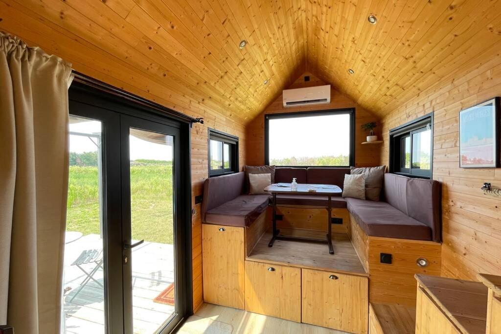 séjour insolite et écologique dans une Tiny house Aigues-Mortes Exterior foto
