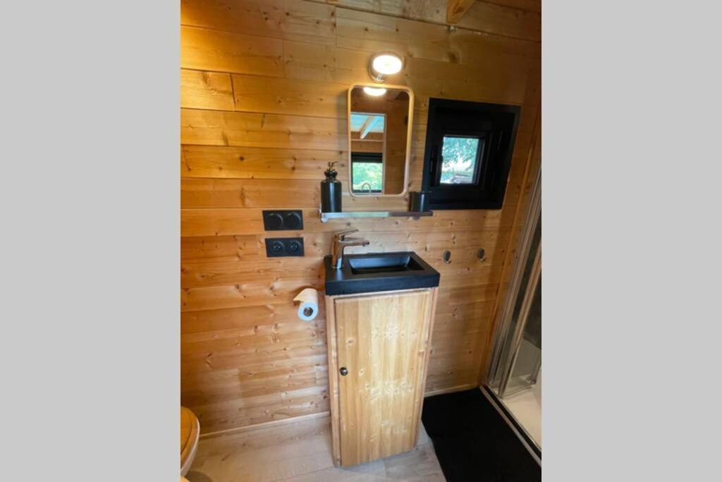 séjour insolite et écologique dans une Tiny house Aigues-Mortes Exterior foto