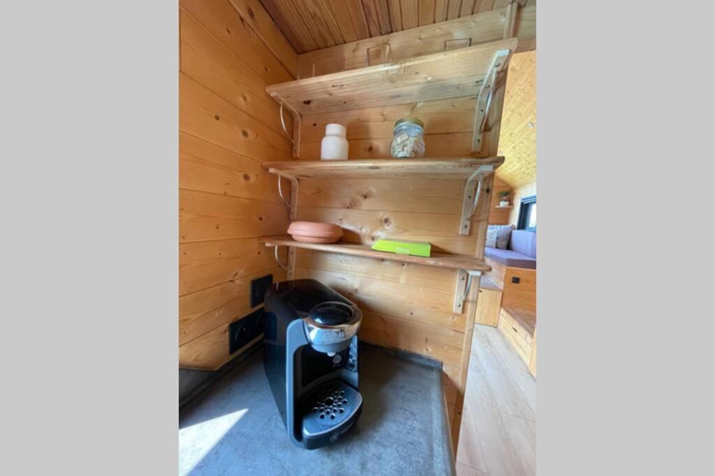 séjour insolite et écologique dans une Tiny house Aigues-Mortes Exterior foto