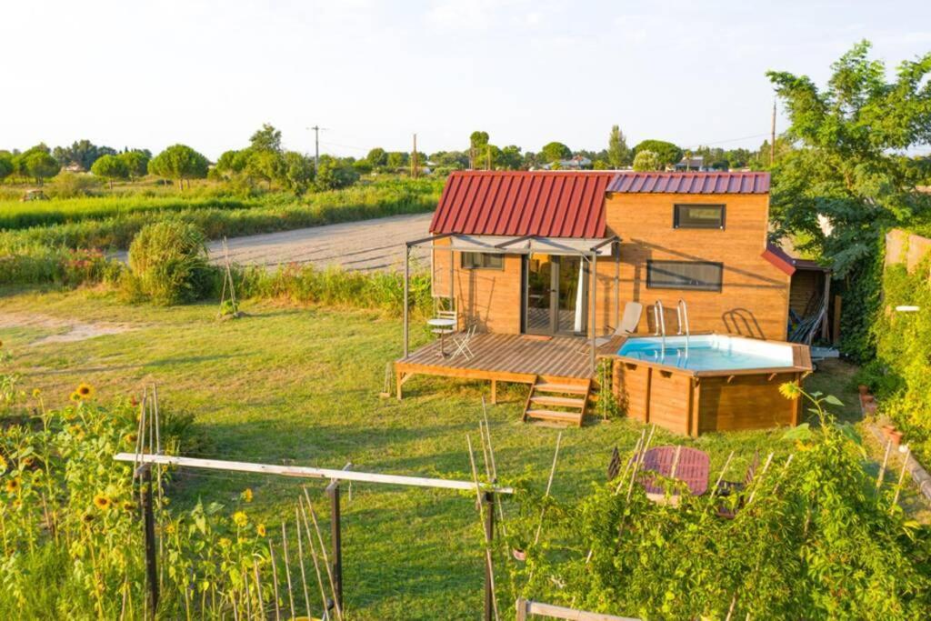 séjour insolite et écologique dans une Tiny house Aigues-Mortes Exterior foto