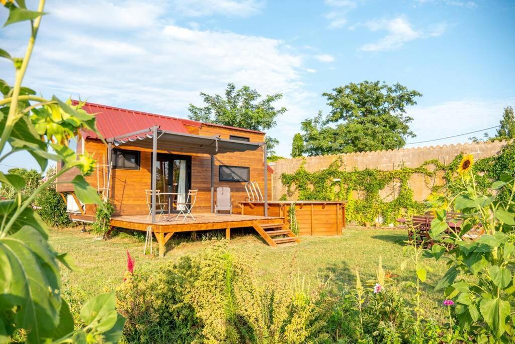 séjour insolite et écologique dans une Tiny house Aigues-Mortes Exterior foto