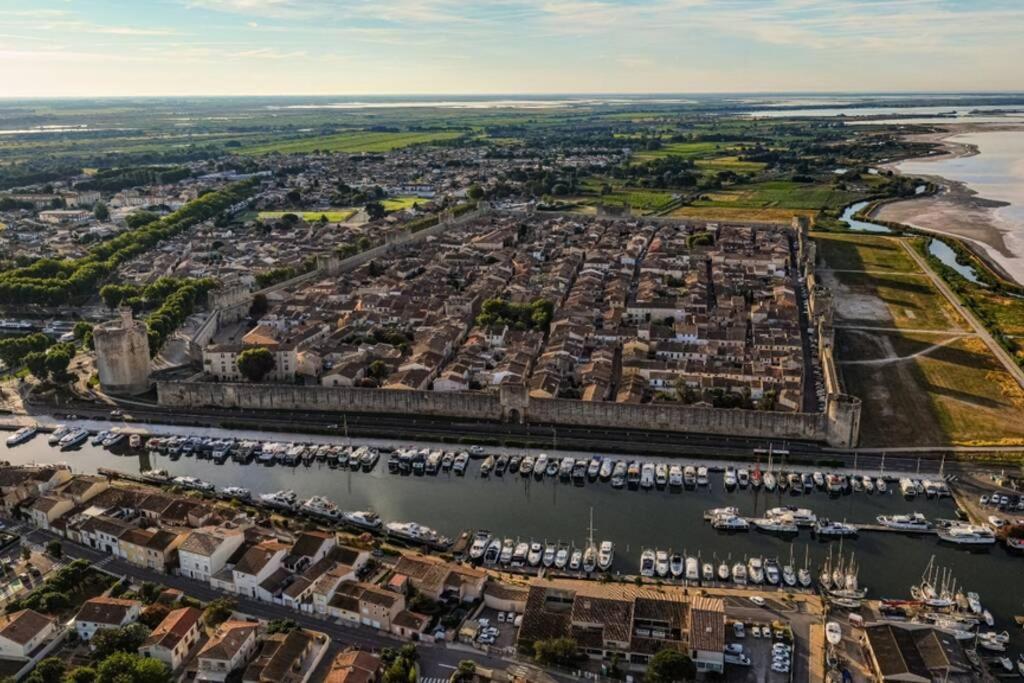 séjour insolite et écologique dans une Tiny house Aigues-Mortes Exterior foto