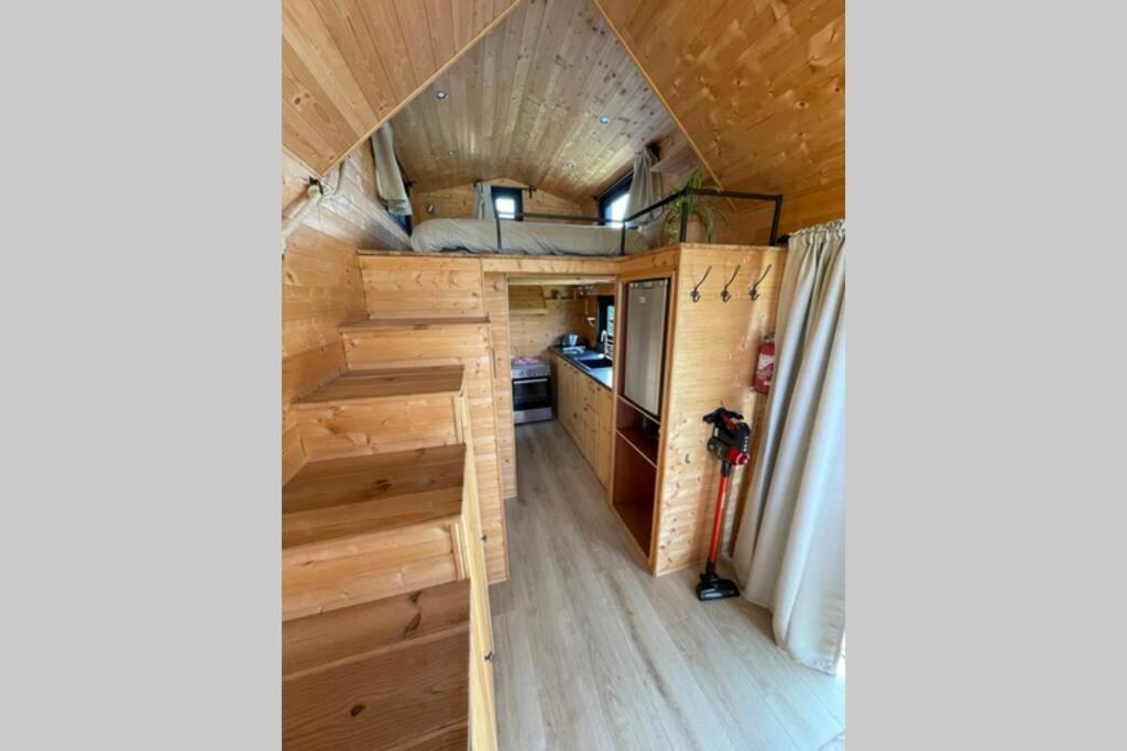 séjour insolite et écologique dans une Tiny house Aigues-Mortes Exterior foto