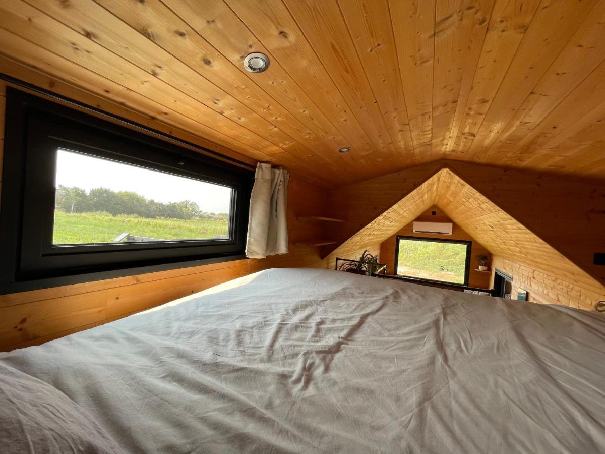 séjour insolite et écologique dans une Tiny house Aigues-Mortes Exterior foto