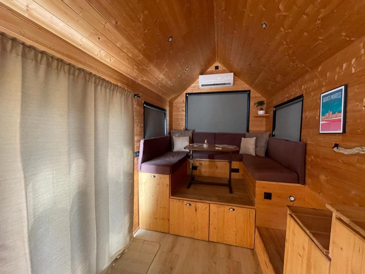 séjour insolite et écologique dans une Tiny house Aigues-Mortes Exterior foto