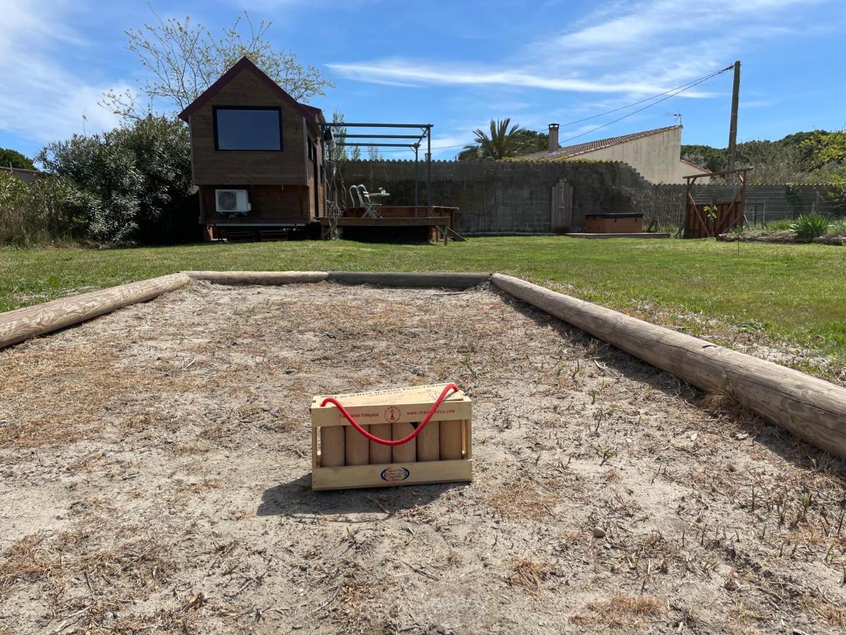 séjour insolite et écologique dans une Tiny house Aigues-Mortes Exterior foto